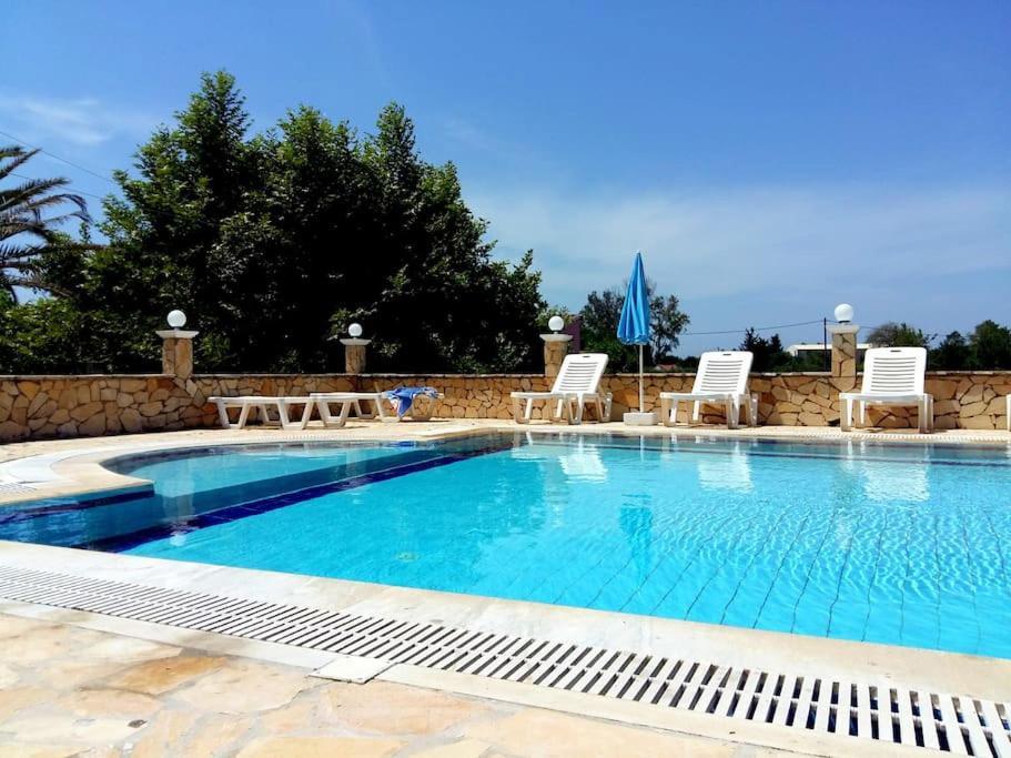 Fondas * Roda (Corfu)